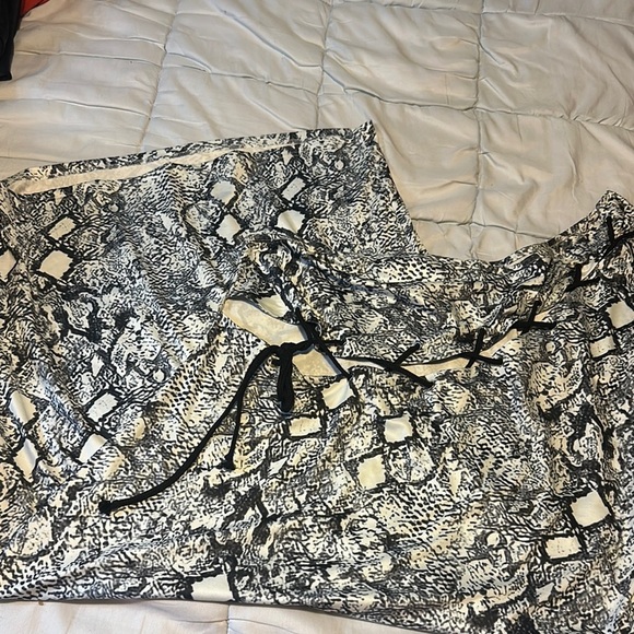 BODYCON DRESS Laced Over Chest NEW - Picture 2 of 6